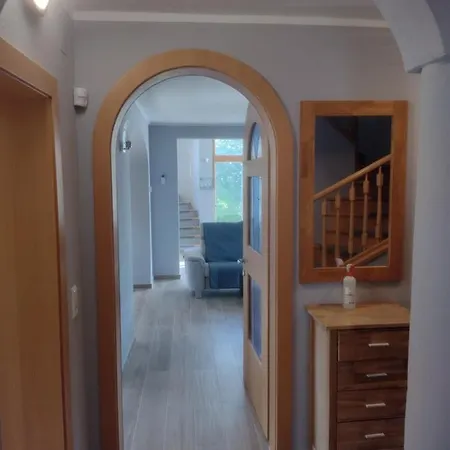 Anna Seelach Prázdninový dům *