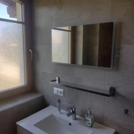 Anna Seelach 圣卡荐